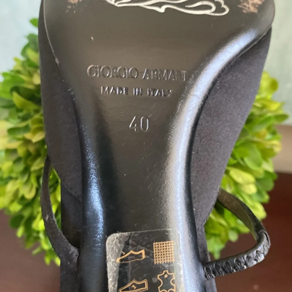 GIORGIO ARMANI VINTAGE BLACK SATIN SLINGBACK POINTED KITTEN HEELS PUMPS SIZE 40 - Picture 11 of 13